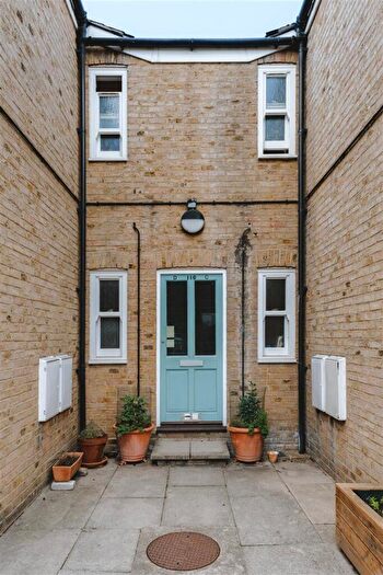 1 Bedroom Flat For Sale In Fairfoot Road, London, E3