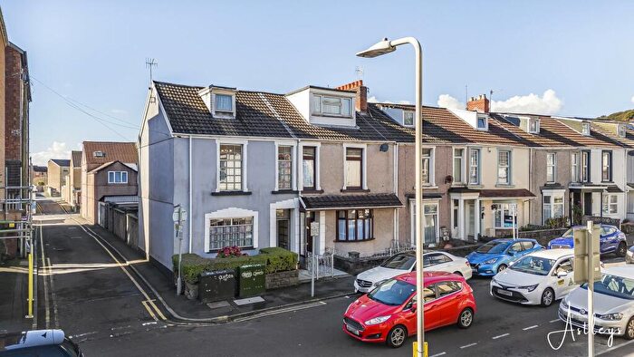 4 Bedroom End Of Terrace House For Sale In Henrietta Street, Swansea, SA1