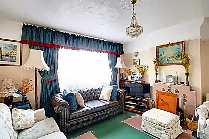 3 Bedroom Semi-Detached House For Sale In Cobham Close, Canterbury, CT1