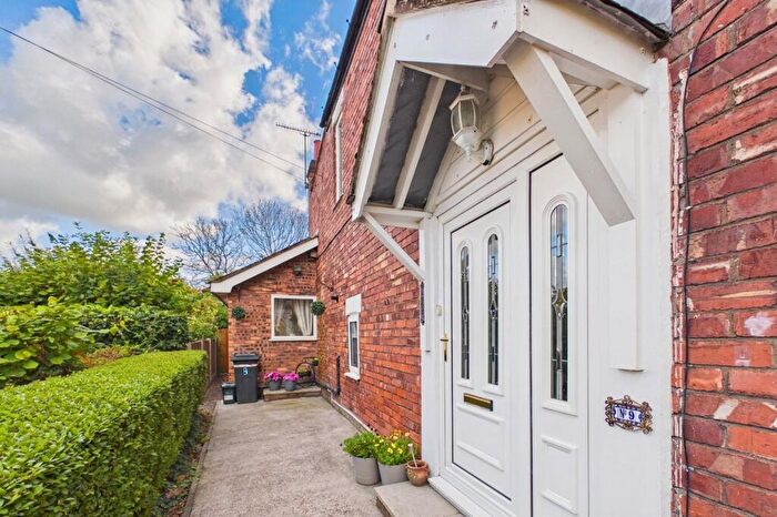 3 Bedroom Detached House For Sale In The Croft, Aston, CH5