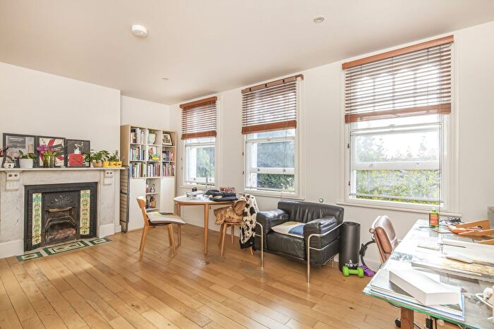 2 Bedroom Flat To Rent In Howletts Road, London, SE24