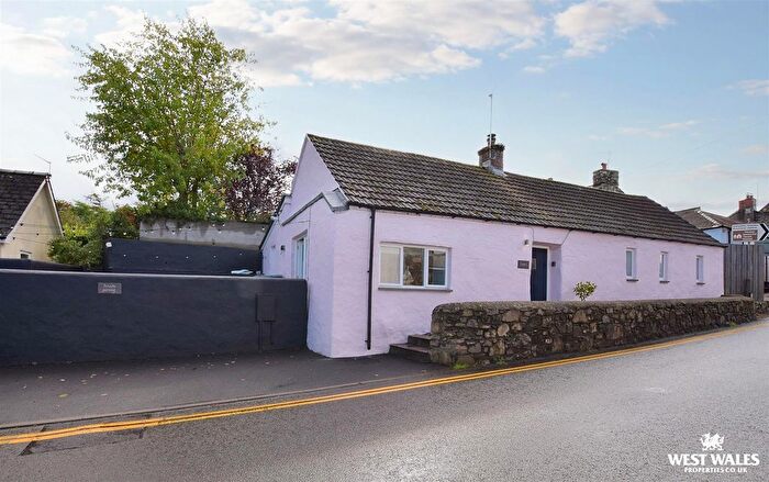2 Bedroom Detached House To Rent In East Street, Newport, SA42
