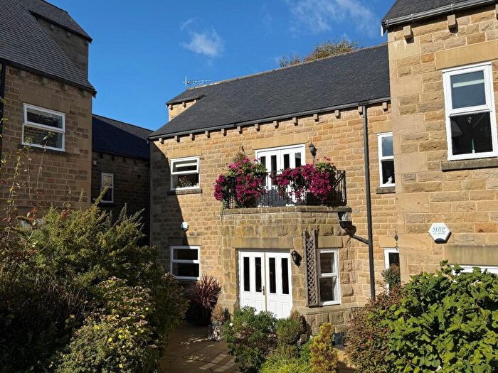 2 Bedroom Flat For Sale In Regency Court, Ilkley, LS29