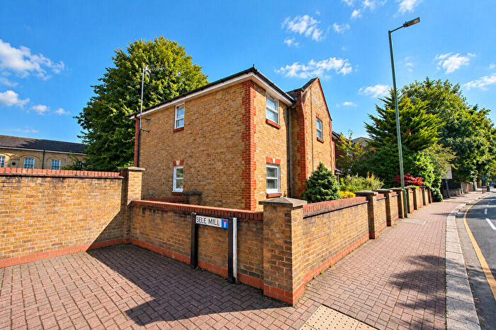 2 Bedroom Apartment To Rent In Sele Mill, Hertford, SG14