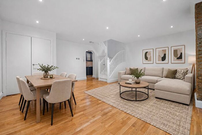 2 Bedroom Flat To Rent In Alkham Road, London, N16