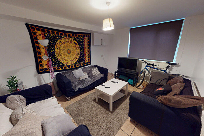 6 Bedroom House To Rent In Ebberston Terrace, Hyde Park, Leeds, LS6
