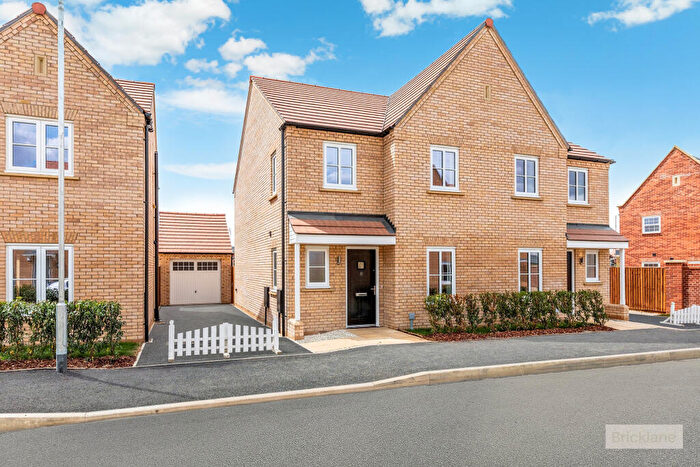 3 Bedroom Semi-Detached House To Rent In Trice Way, PE28