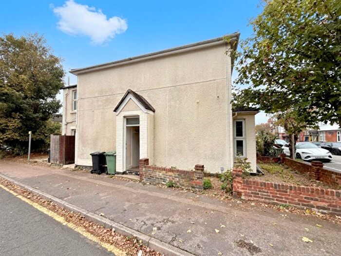 1 Bedroom Flat To Rent In Salisbury Road, ME14