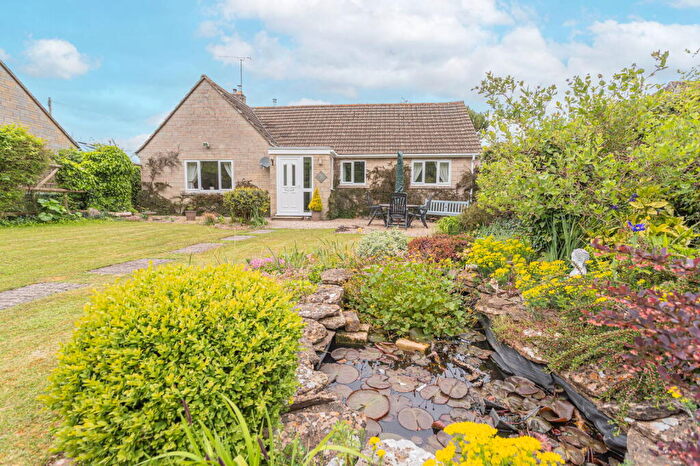 3 Bedroom Detached Bungalow For Sale In The Berrells, Tetbury, GL8