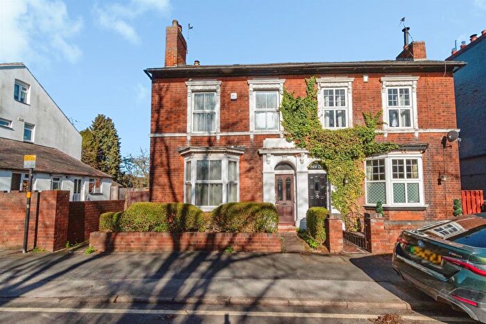 4 Bedroom Semi-Detached House For Sale In Birmingham Road, Walsall, WS1