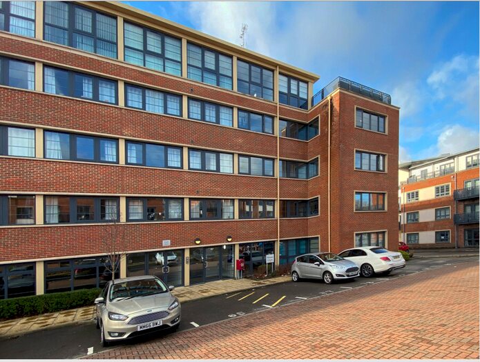 2 Bedroom Flat To Rent In Wessex Court, Kestrel Road, GU14