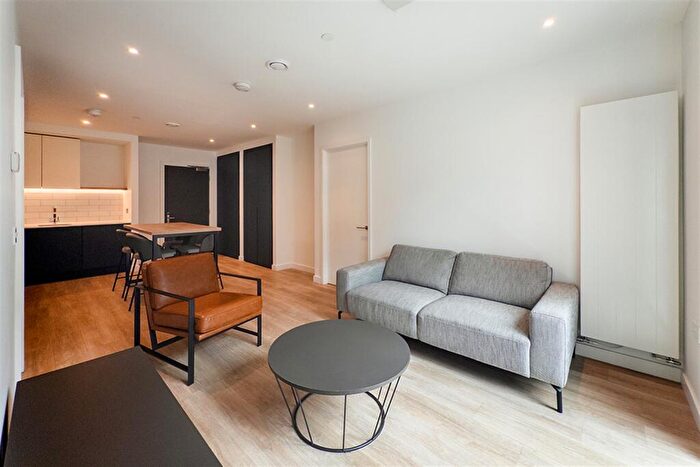 2 Bedroom Apartment To Rent In Uhaus, Circle Square, M1
