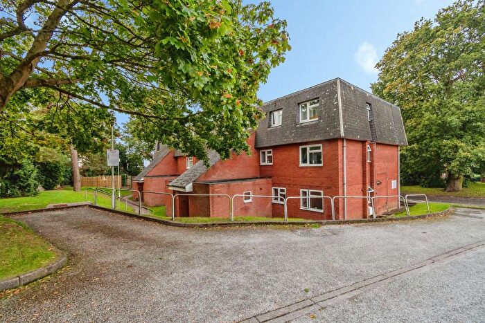 2 Bedroom Flat For Sale In New Penkridge Road, Cannock, WS11
