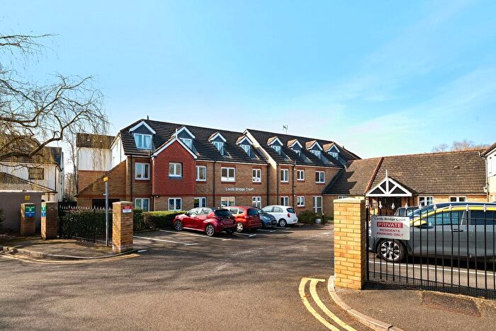 1 Bedroom Flat For Sale In Lords Bridge Court, Mervyn Road, Shepperton, TW17