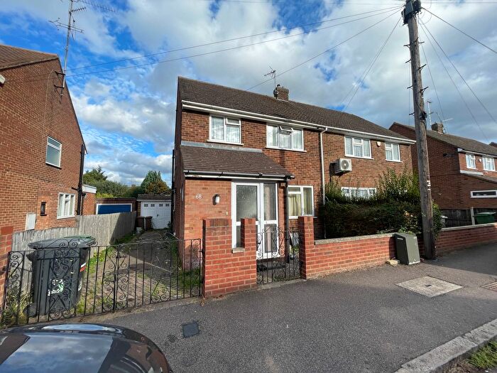 3 Bedroom Semi-Detached Bungalow To Rent In Rosslyn Crescent, Luton, LU3