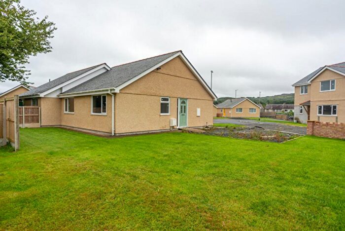 2 Bedroom Bungalow For Sale In Caer Eglwys, Llanrug, Caernarfon, Gwynedd, LL55