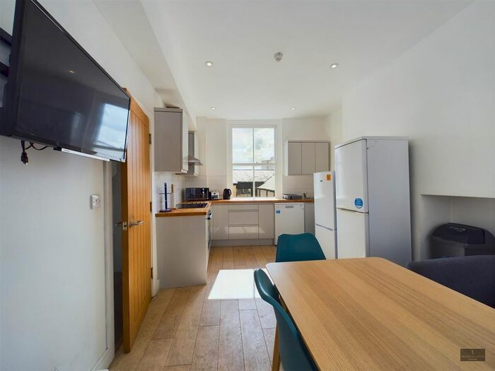 5 Bedroom Semi-Detached House To Rent In Bartholomew Street West, Exeter, EX4