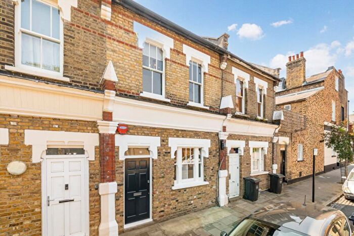 3 Bedroom House For Sale In Wilton Way, London Fields, E8