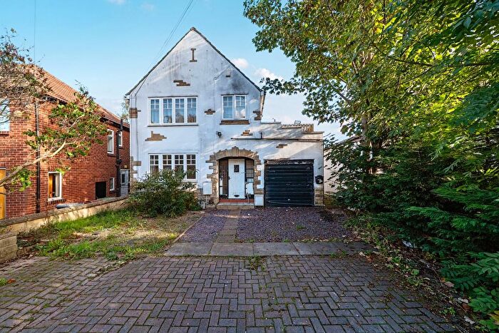 5 Bedroom Detached House For Sale In Towers Way, Meanwood, Leeds, LS6