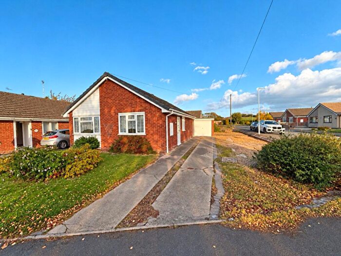 3 Bedroom Bungalow For Sale In Tennyson Way, Kidderminster, Worcestershire, DY10