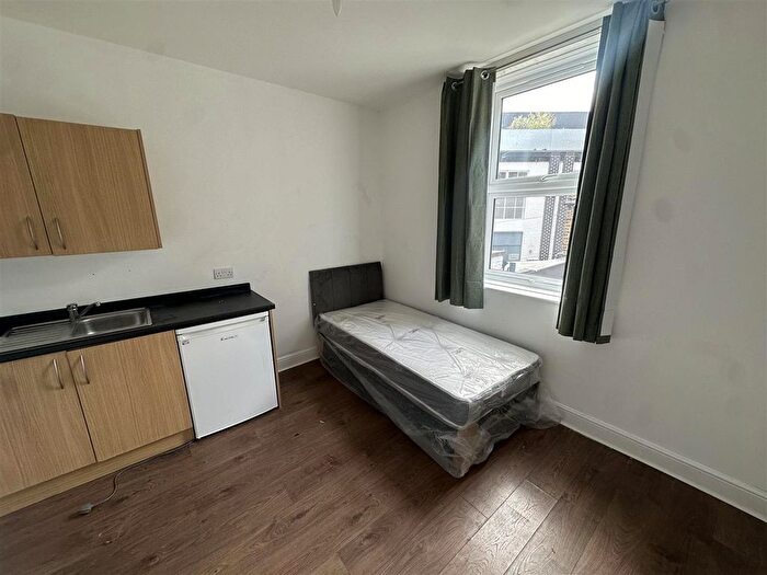 Studio To Rent In Station Rise, London, SE27
