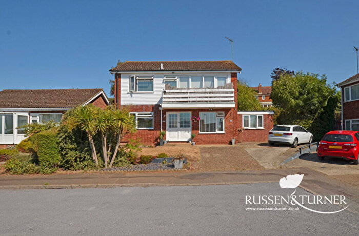 4 Bedroom Detached House For Sale In Cremer Close, Snettisham, PE31