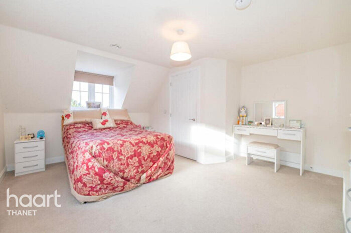 1 Bedroom Apartment For Sale In New Dover Road, Canterbury, CT1
