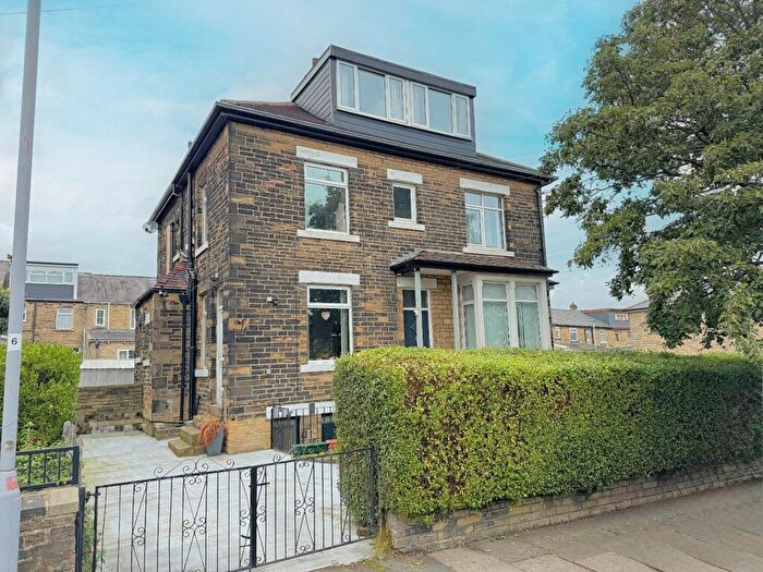 4 Bedroom Semi-Detached House For Sale In Broadway Avenue, Marshfields, Bradford, BD5