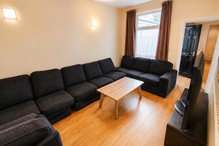 8 Bedroom House To Rent In Heeley Road, Birmingham, B29