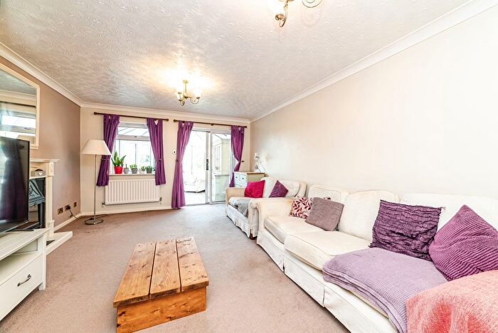 3 Bedroom Semi-Detached House For Sale In Ayrton Senna Road, Reading, RG31