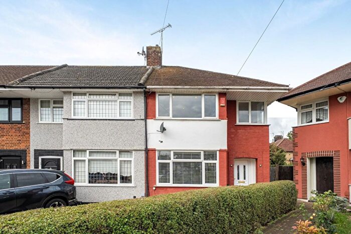 3 Bedroom End Terrace House To Rent In Maypole Crescent, Ilford, IG6