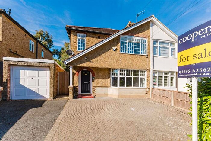 4 Bedroom Semi-Detached House For Sale In Hill Lane, Ruislip, HA4