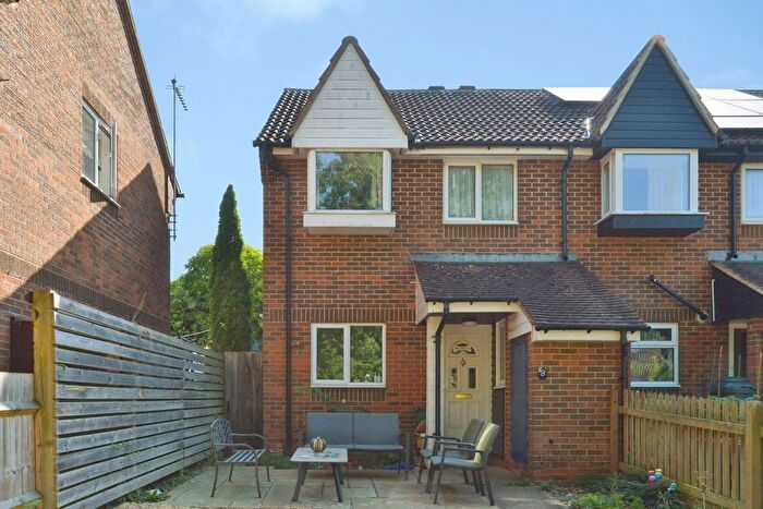 3 Bedroom End Of Terrace House For Sale In Lothersdale, Heelands, Milton Keynes, Buckinghamshire, MK13