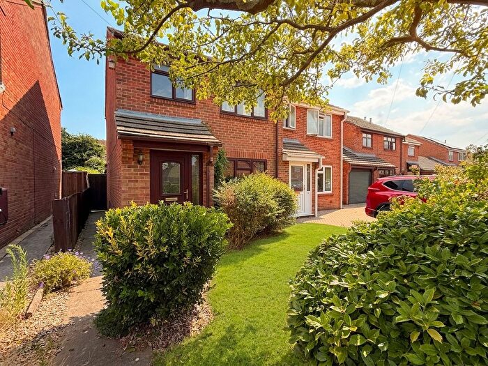 3 Bedroom Semi-Detached House For Sale In Hayward Court, Holbury, SO45