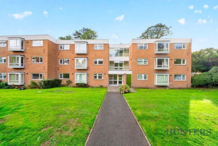 2 Bedroom Flat For Sale In White House Way, Solihull, B91