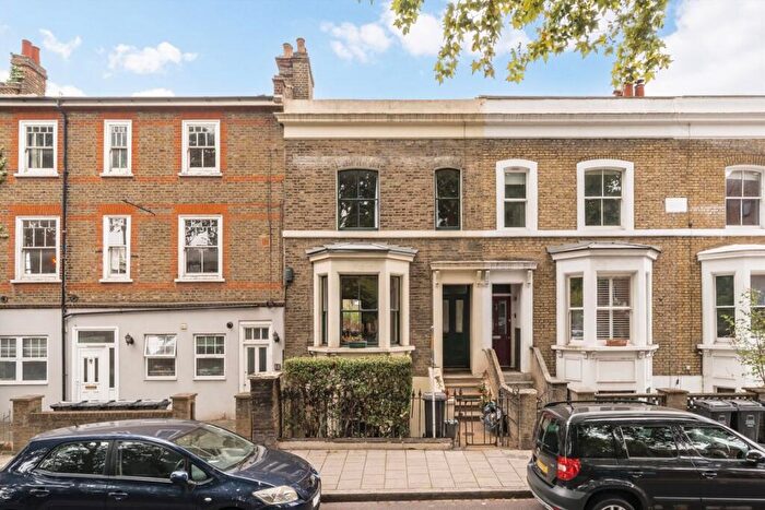 3 Bedroom Terraced House For Sale In Victoria Park Road, Hackney, E9
