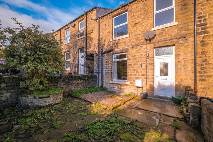 2 Bedroom Terraced House To Rent In Hawthorne Terrace, Crosland Moor, HD4