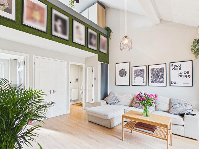 1 Bedroom Flat For Sale In Maiden Place, Lower Earley, RG6