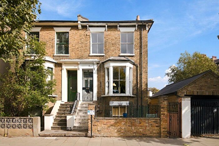 4 Bedroom End Of Terrace House For Sale In Speldhurst Road, Hackney, E9