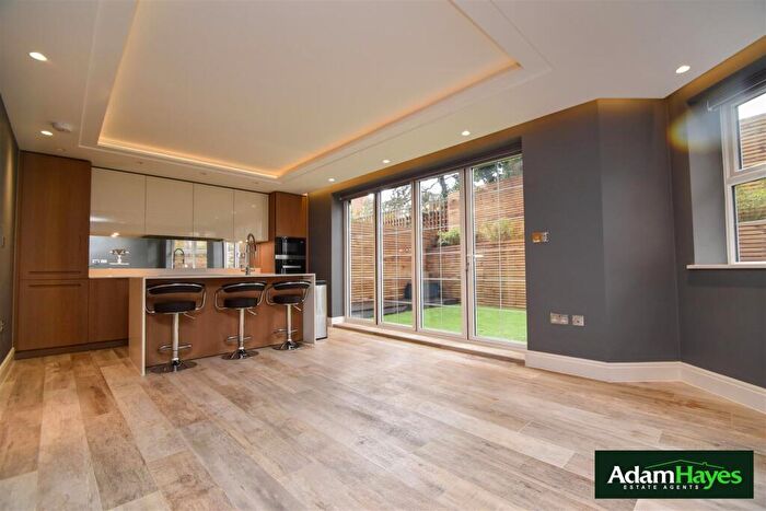 2 Bedroom Apartment To Rent In Freshfield Drive, Southgate, N14