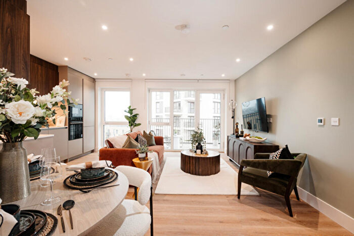 1 Bedroom Apartment For Sale In Bow Common Lane, London, E3
