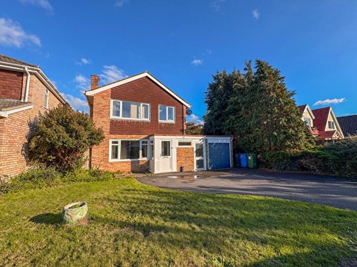 3 Bedroom Detached House For Sale In Chichester Walk, Wimborne, BH21