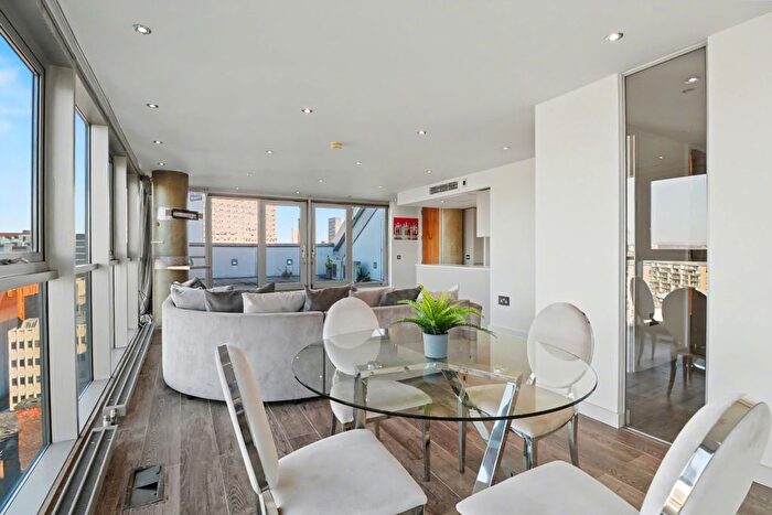 2 Bedroom Flat For Sale In The Edge, Clowes Street, Salford, M3