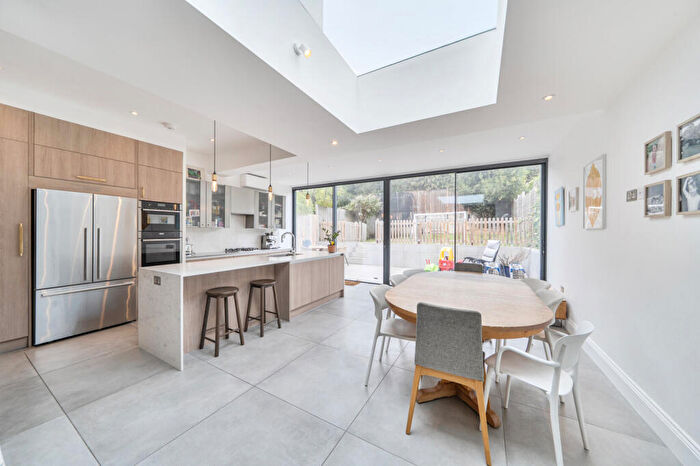 4 Bedroom Semi-Detached House For Sale In Windermere Avenue, London, N3
