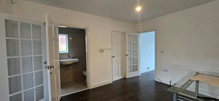3 Bedroom Semi-Detached House To Rent In Delhurst Road, Birmingham, B44