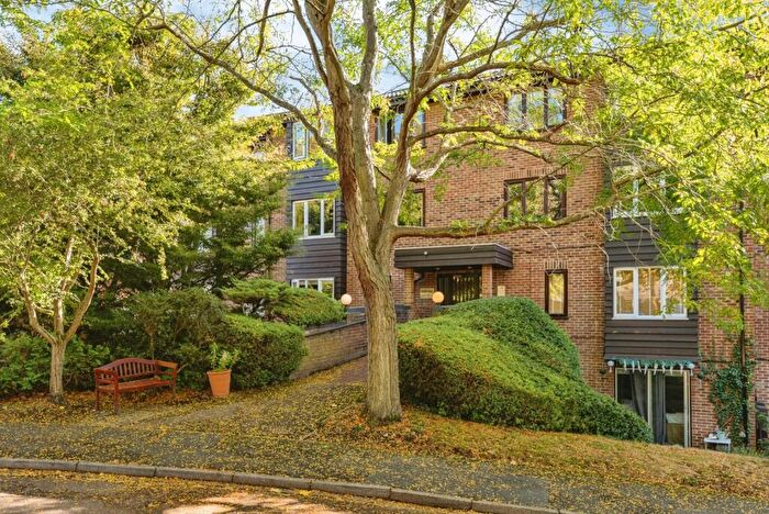 1 Bedroom Flat For Sale In Steep Hill, Croydon, CR0