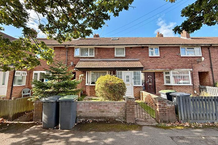 3 Bedroom Terraced House For Sale In Barncroft Way, Leigh Park, PO9