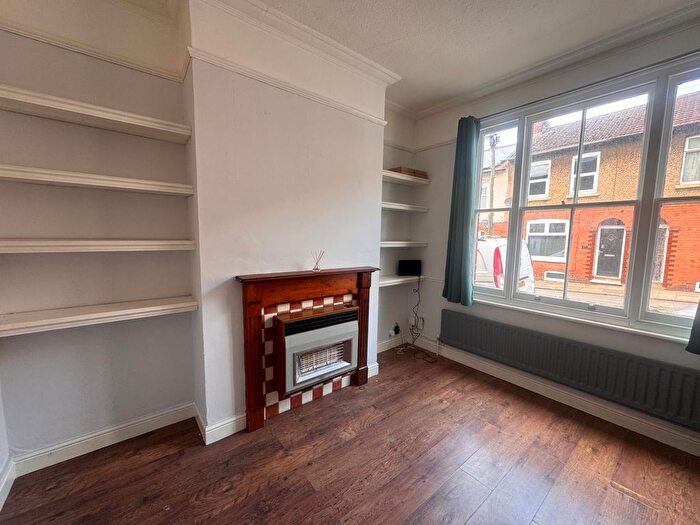 3 Bedroom Property To Rent In Norton Road, Northampton, NN2