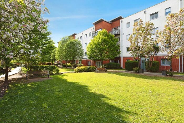 1 Bedroom Flat For Sale In Hawker Place, London, E17
