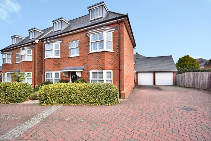 5 Bedroom Detached House For Sale In Clarence Way, Kings Hill, West Malling, ME19